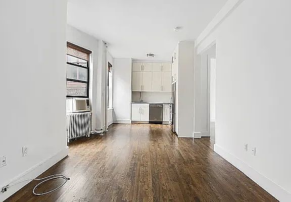 3rd image of 344 W 14th St APT E3
