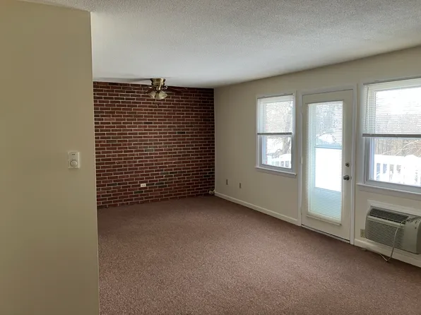 201 Fairway Ave #201, Turners Falls, MA 01376