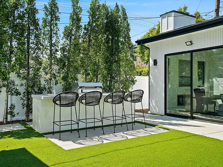 4425 Morse Ave — Photo 56