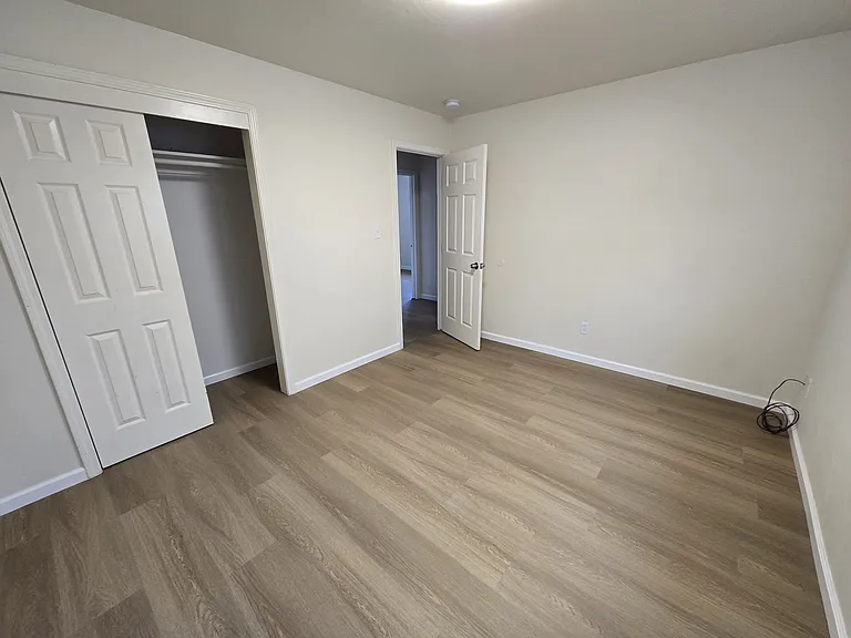 5334 Creely Ave — Photo 5