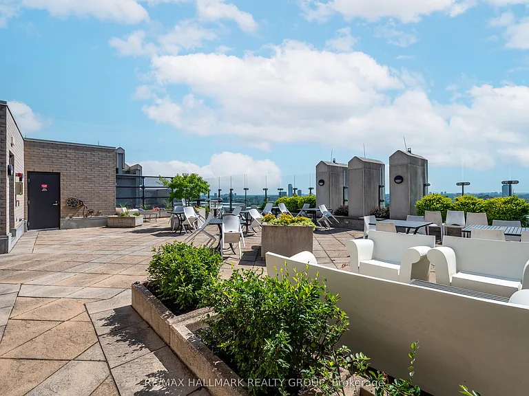 245 Kent St #909 — Photo 33