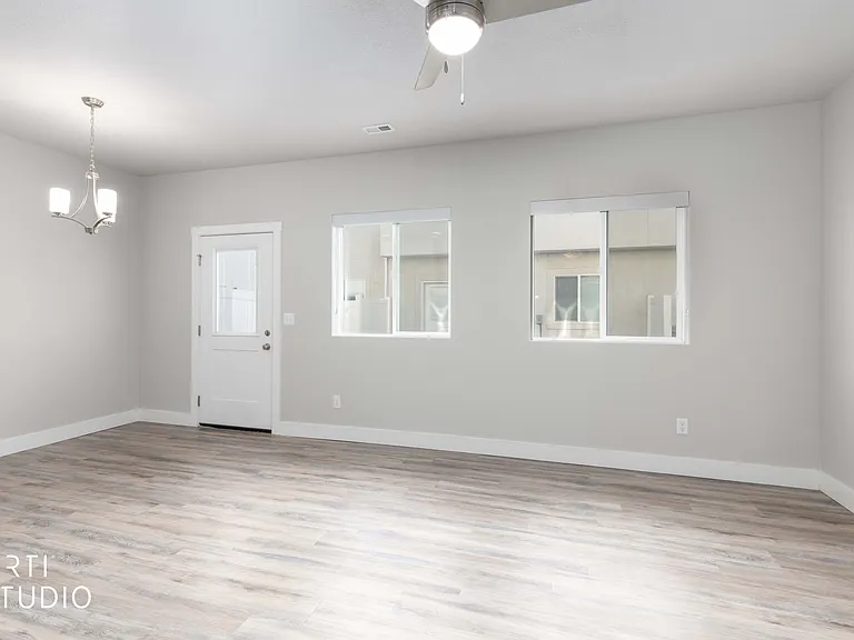 2674 S 2250 W #207 — Photo 8