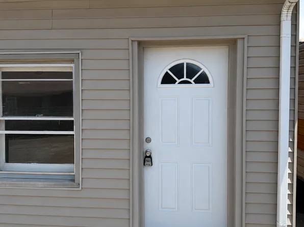 1160 East 8th, 1160 E 8th St APT 4, Metropolis, IL 62960