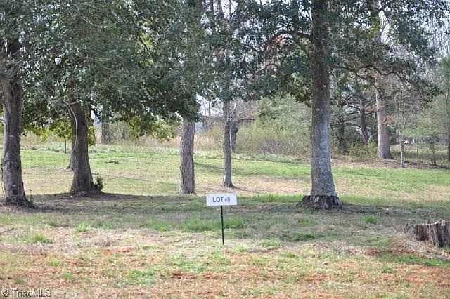 1st image of 8 Holly Berry Ln #8