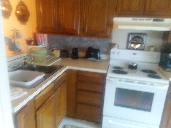 4th image of 1420 Fayette Pike W