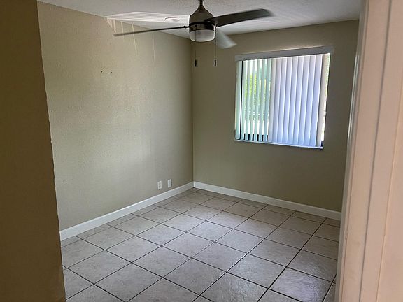 4th image of 10620 Royal Palm Blvd #620