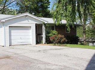 10587 Hobday Ave, Saint Ann, MO