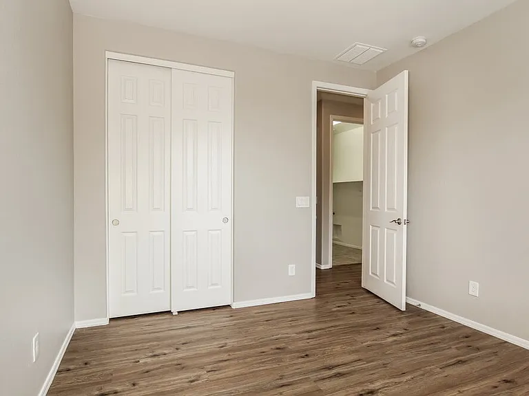 6114 S 30th Ln — Photo 12