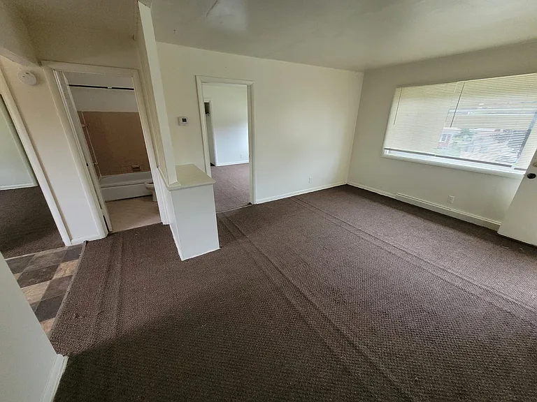 8023 W Thurston Ave #4 — Photo 2