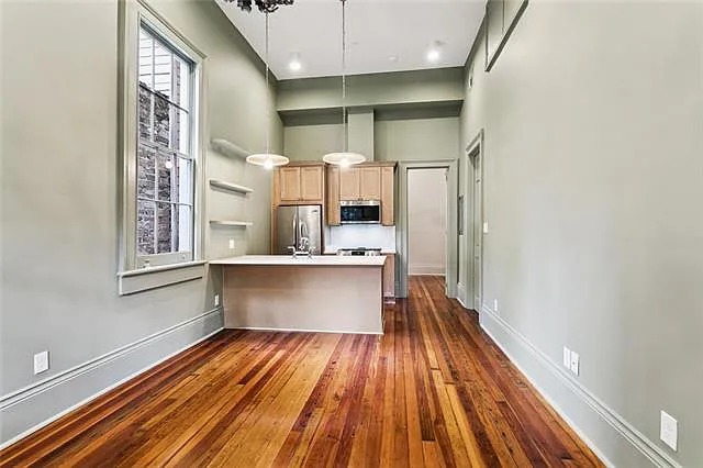Building Photo - 632 Esplanade Ave #102