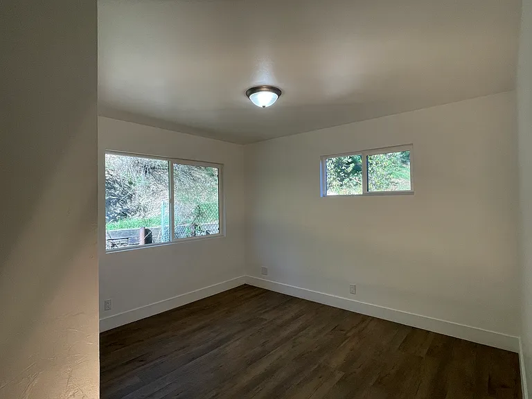 2863 Grand Ave — Photo 9