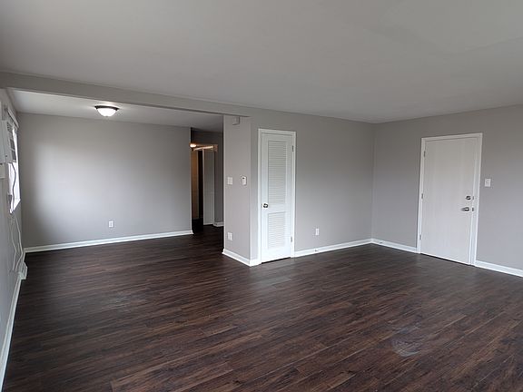 4th image of 110 Cromwell Pl #11472689
