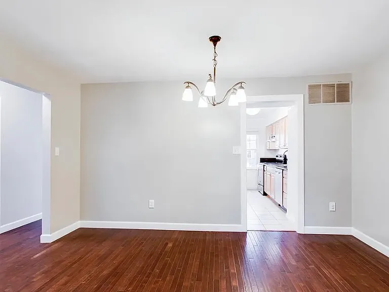 9507 Saluda Ct — Photo 6