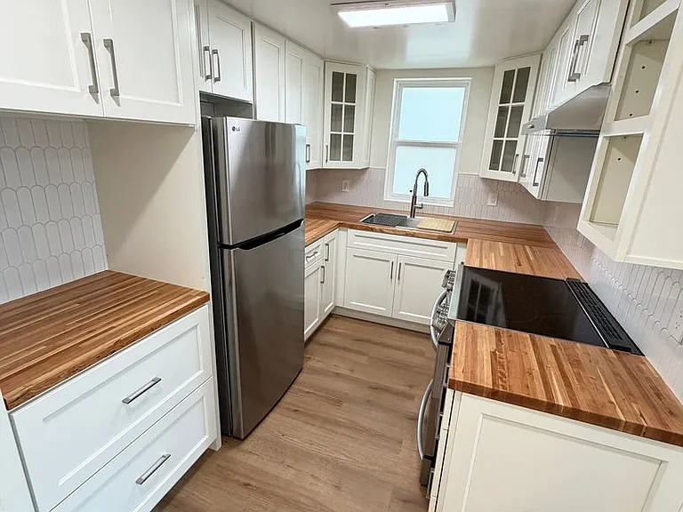 1 Bed 1 Bath Brand New Apartment In Cleveland Heights — Photo 2