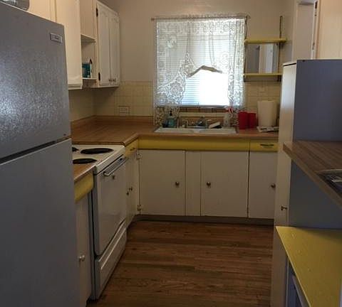 Kitchen Note - does not have dishwasher