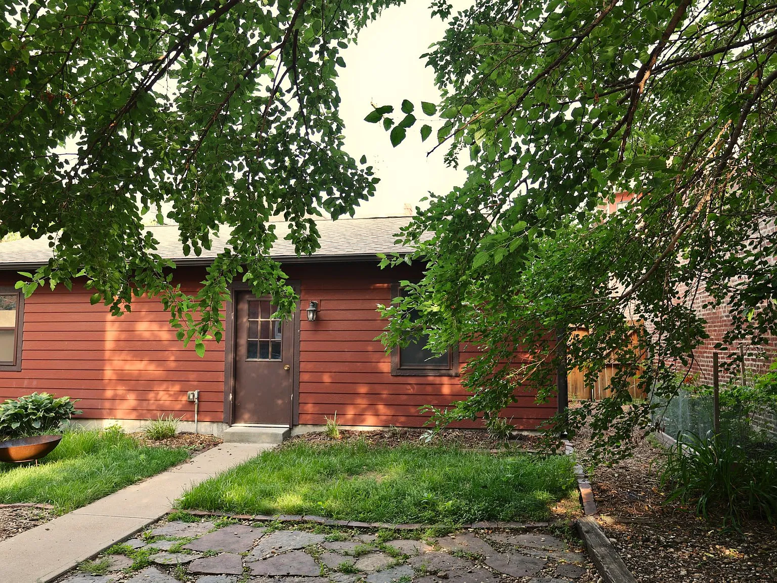 3 bed, 2.5 bath, 2165 sqft, $3,300 — Photo 4