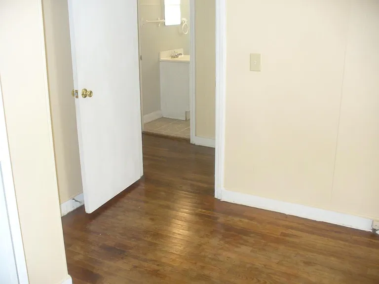 442 Brannen St — Photo 10