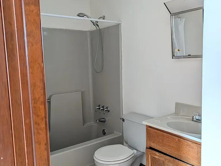 715 Country Place Dr — Photo 3