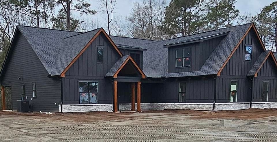 2nd image of 8024 Old Reaves Ferry Rd.