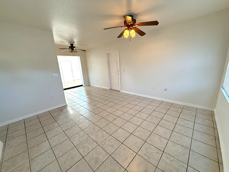 4850 Sutton Ave — Photo 4