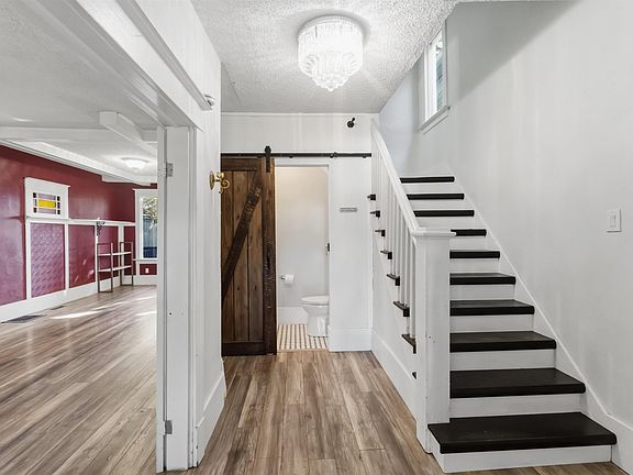 3rd image of 10647 125th St NW