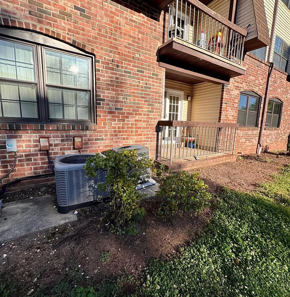 1202 Green Hollow Dr — Photo 4