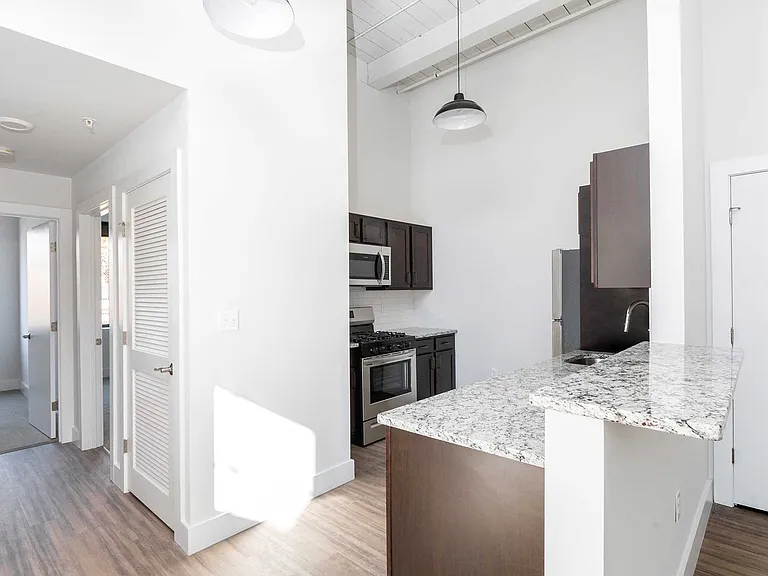 150 Oakland St — Photo 23