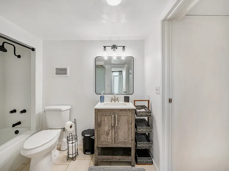 250 Ohua Ave #Penthouse I — Photo 16
