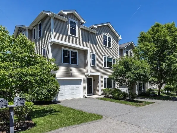 30 Webster St Unit 4, Needham, MA 02494