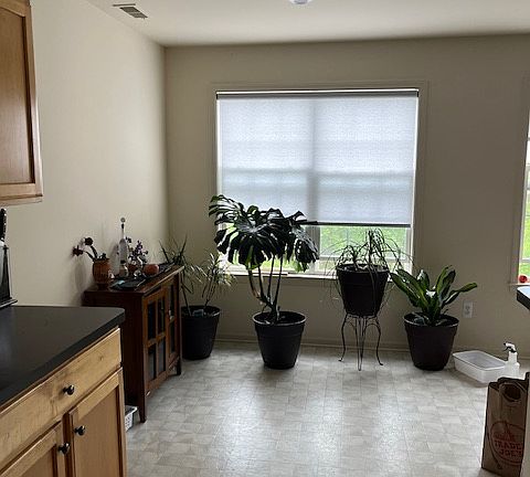 4th image of 2799 Barclay Way