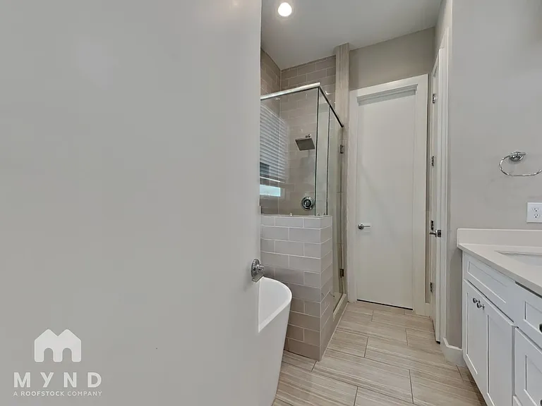 5902 Gardendale Dr #F — Photo 10
