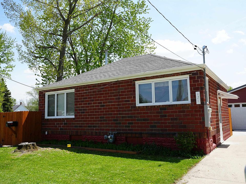 1st image of 424 7th St SW