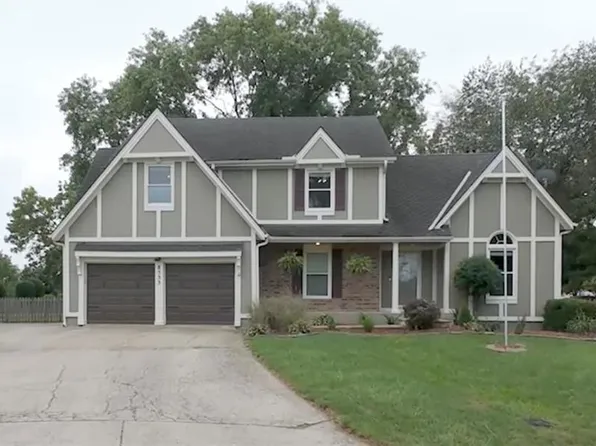 8533 Hall St, Lenexa, KS 66219