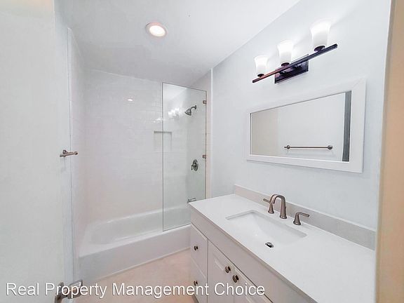 4th image of 615 Esplanade #6F