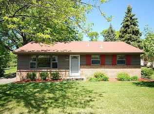 16800 Minnetonka Blvd, Minnetonka, MN 55345