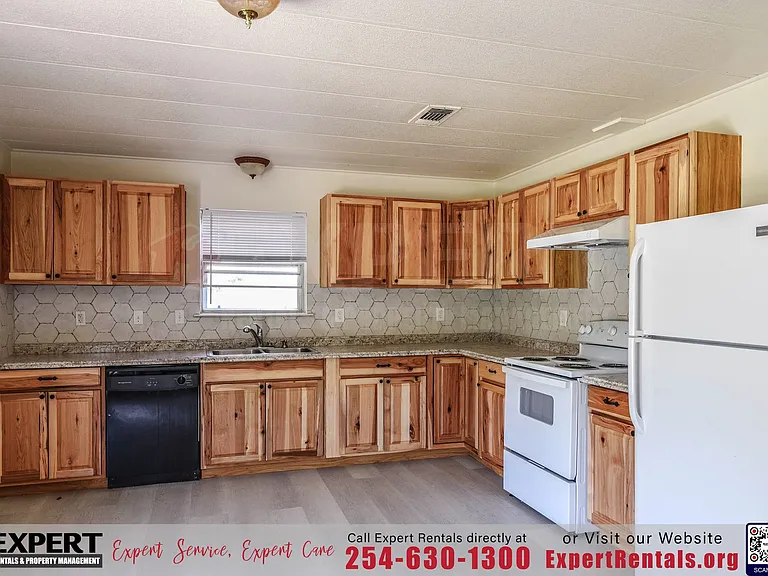 1402 Elyse Dr — Photo 11