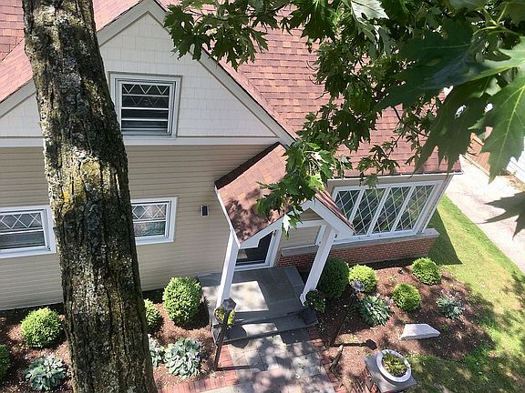 2nd image of 908 N Roberta Ave