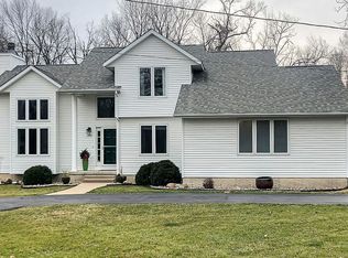 2085 Memorial Dr SE, Cedar Rapids, IA 52403