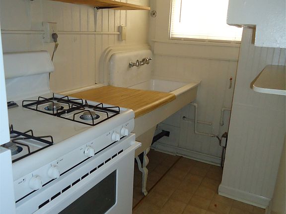 5th image of 631 Ohio St APT C