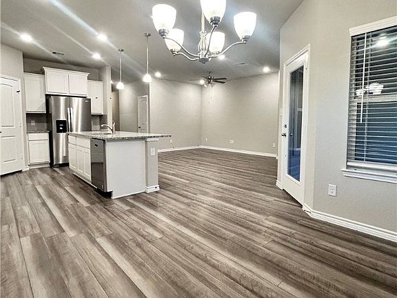 5th image of 1146 Patriot Dr