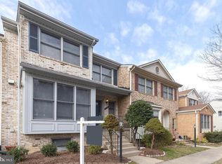 9087 Golden Sunset Ln, Springfield, VA 22153