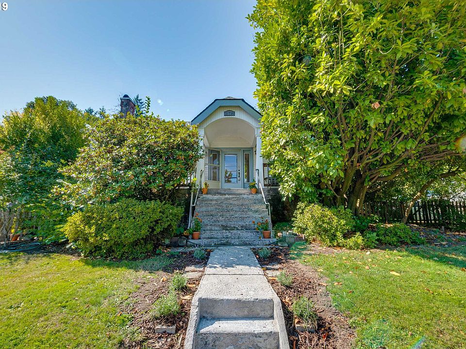 1st image of 21735 Willamette Dr