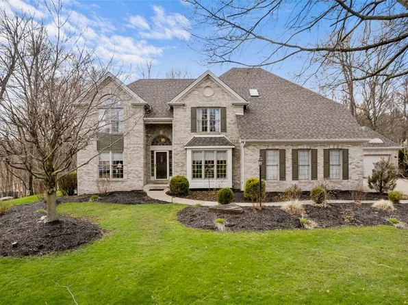 126 Maplevue Dr, Beaver Falls, PA 15010