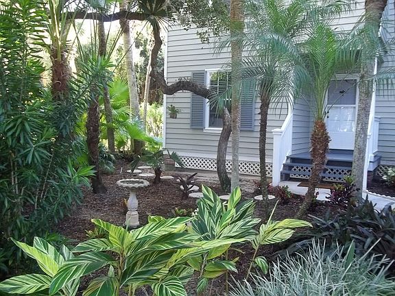 3rd image of 1300 E Ivy Ct #210