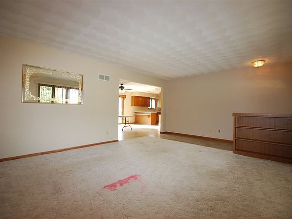 3rd image of 1329 1st St SW