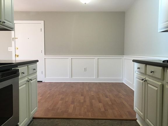 Kitchen /Dining Area