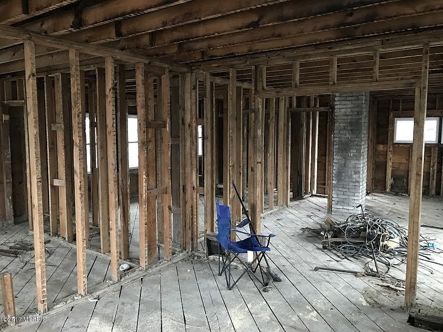 2nd image of 707 Martin Luther King Jr St SE