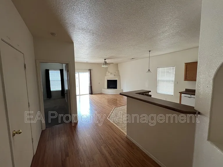 2605 Sarita Ave NW — Photo 3