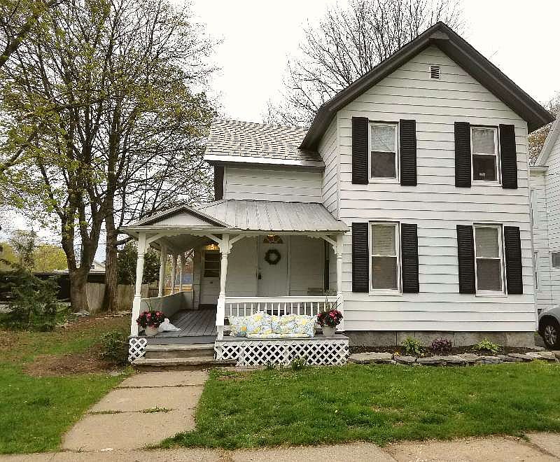 1st image of 10 Madison St