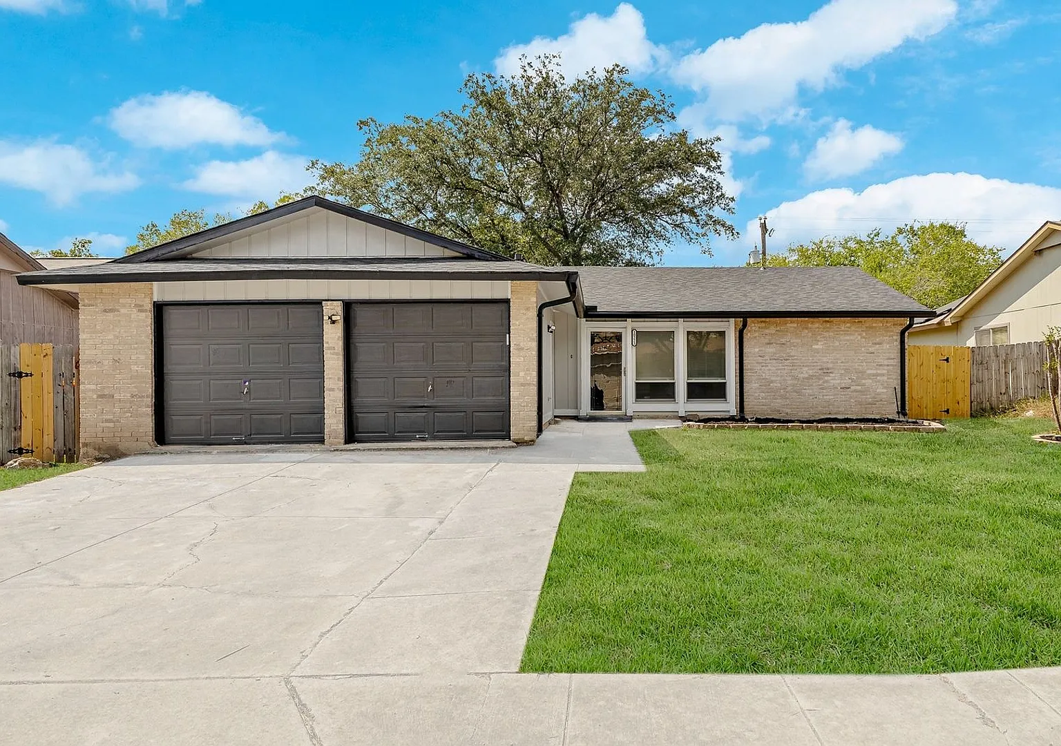 Charming 3BR House in Converse (rent to own) — Photo 1